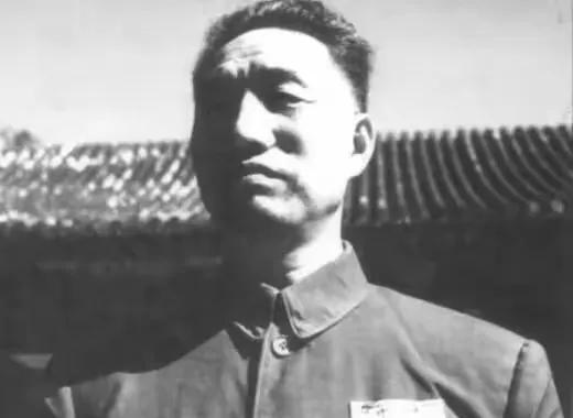 1949年4月24日，太原城破，第30军全军覆灭。告密者戴炳南潜藏民间，徐向前严