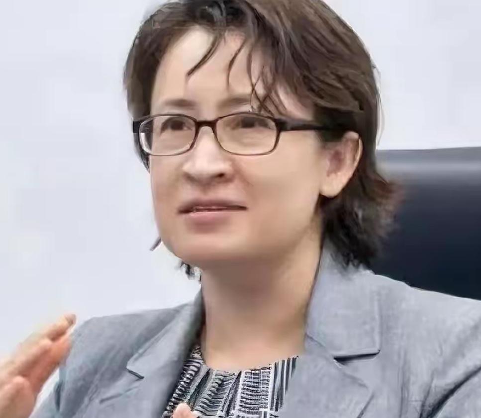 “台独”顽固分子萧美琴见到乱港分子黎智英被判20年，彻底慌了，完全语无伦次，胡说