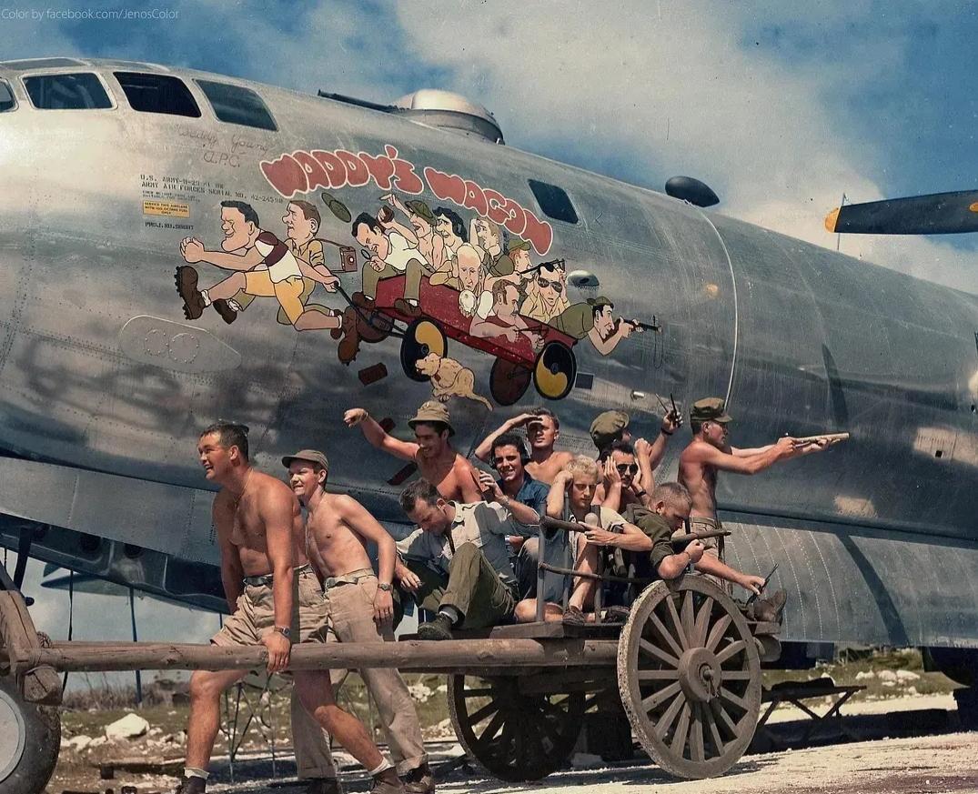 1944年11月24日，塞班岛艾斯利机场。B-29超级堡垒轰炸机，编号42-24