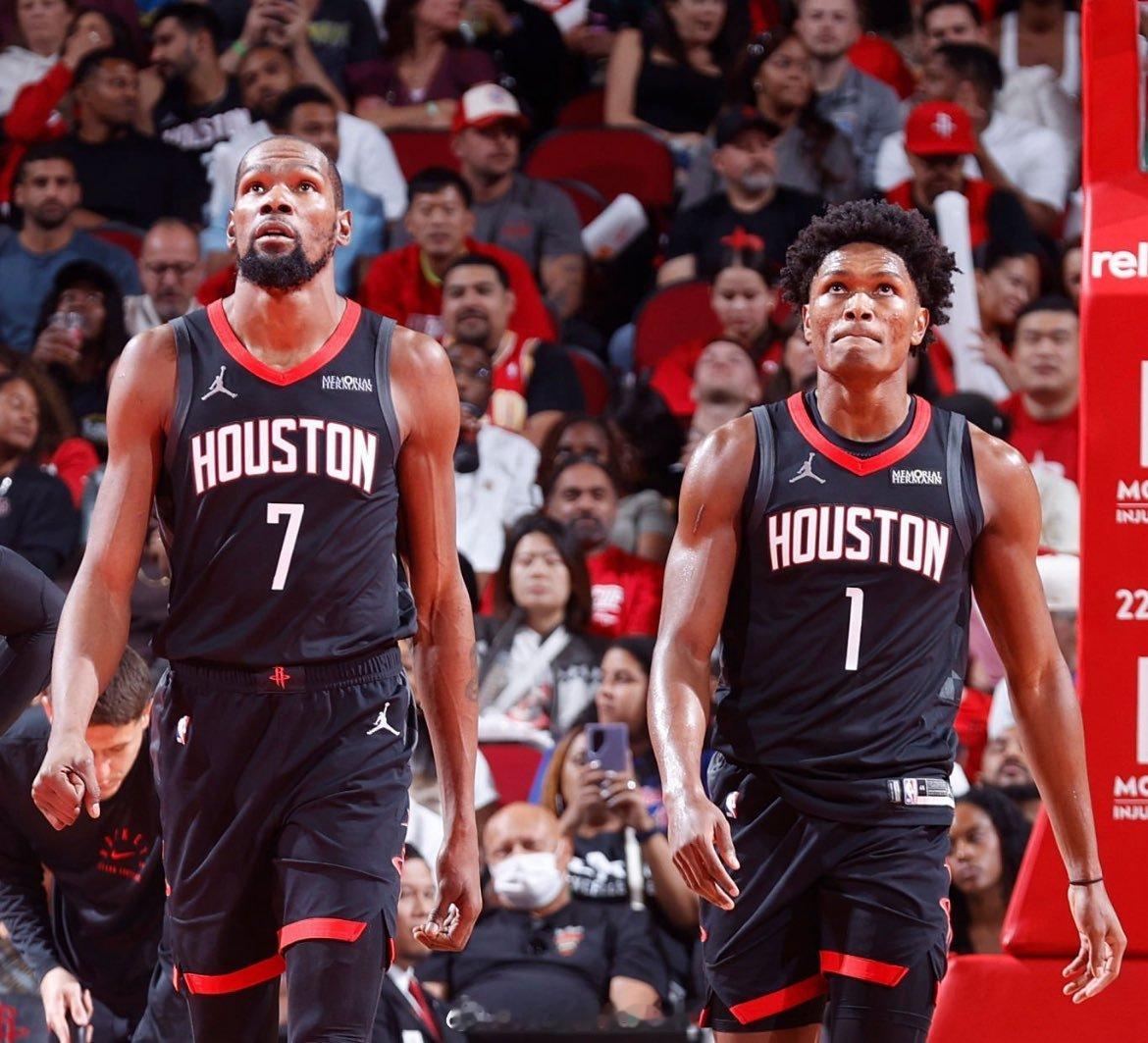 你坚持的东西，总有一天会反过来拥抱你。晚安🚀