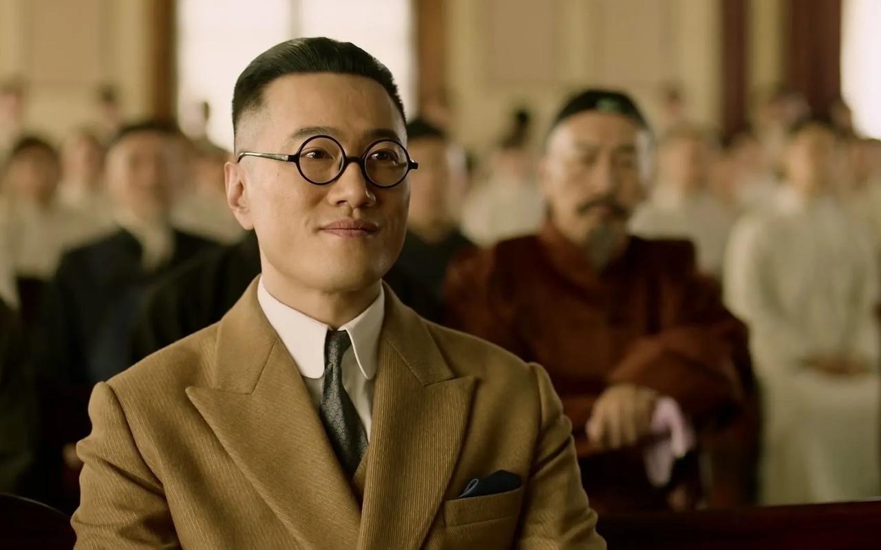 胡适说一个人愚昧有四大特征：
一、对从未见过的人恨之入骨。
二、对从未做过的事引