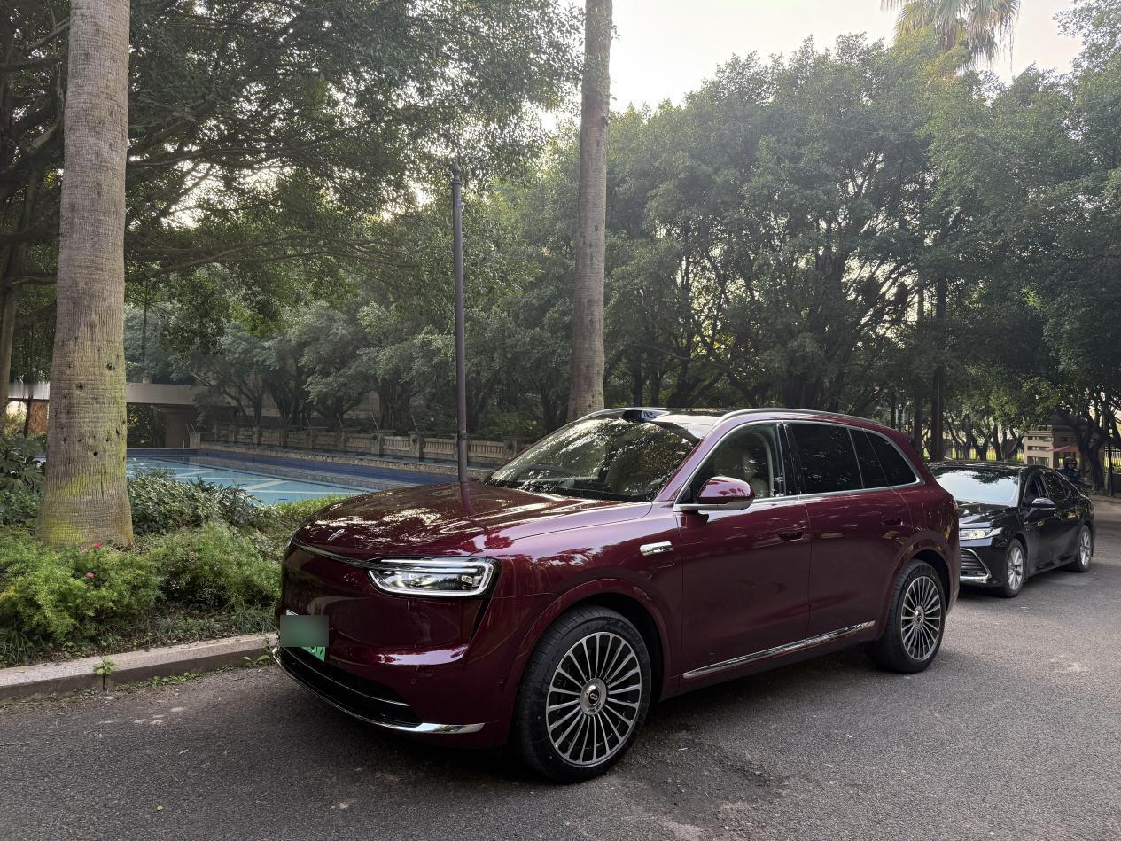 重庆一秒入冬，秉承着夏天冰美式，冬天热牛奶的养生法则，早饭买了一杯牛奶，放进全新