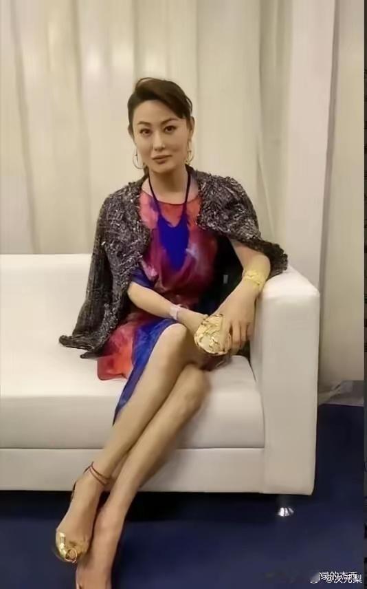 曾经潘金莲的扮演者王思怡，颜值已经大变样了，皮肤松垮明显，给人一种明显的年龄感。