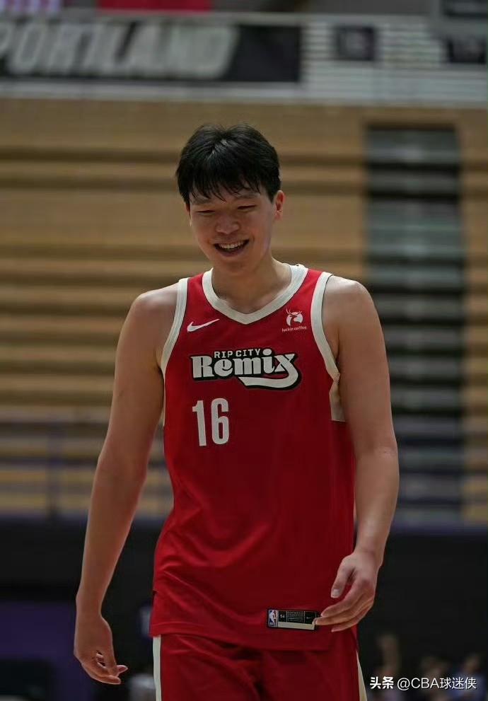 🔥 33分大逆转就差一步！杨瀚森17+11+2帽，得分全是自己抢来的

混音队