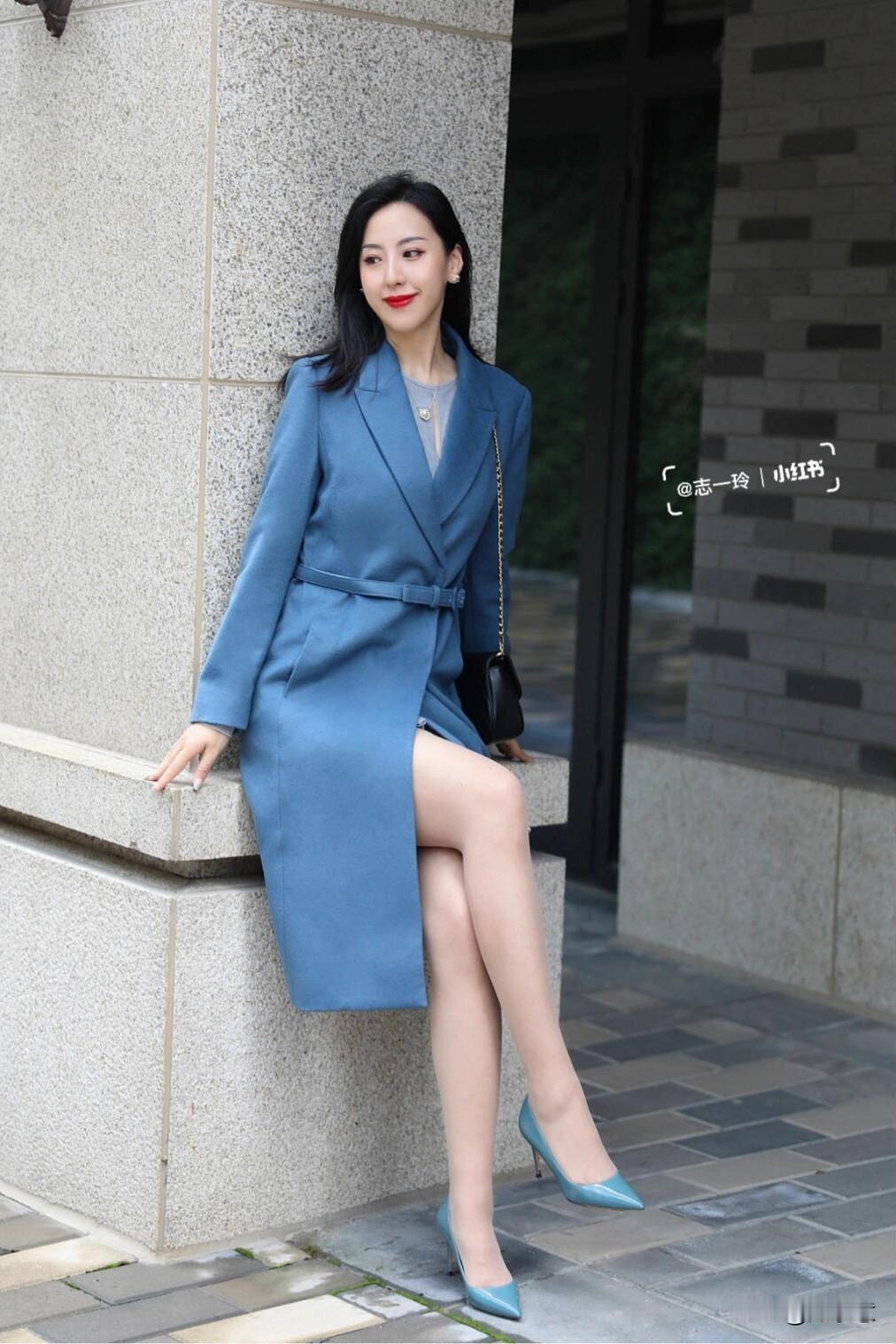 ootd | 职场丽人新装 | 优雅不设限|||冬季已然慢慢临近
衣柜里的大衣还