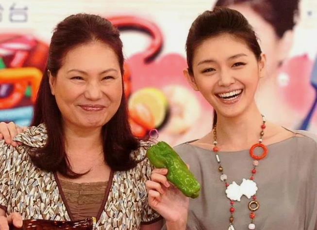 遇到这一家人，汪小菲情绪再差脾气再爆和爆粗口都可以理解了，这么多年没被逼疯都是汪