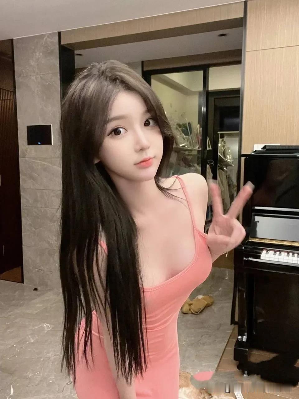 我的世界里本来没有你，是你闯入了我的世界，本想着是一次简简单单的相识邂逅，哪知却