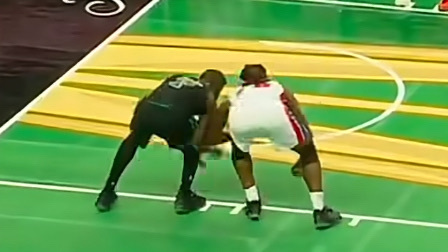 凯尔特人国度 不说是篮球比赛，你觉着像啥 ☘️ 👀 