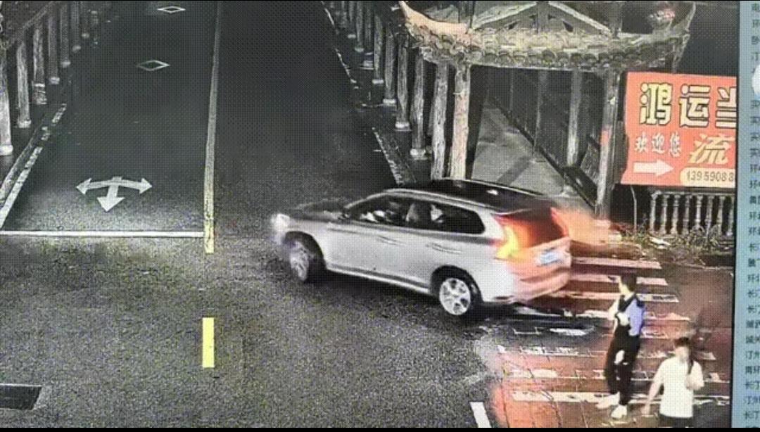 福建长汀小车落水致5人死亡，为啥警方通报为操作不当所致？

4月6日晚，福建长汀