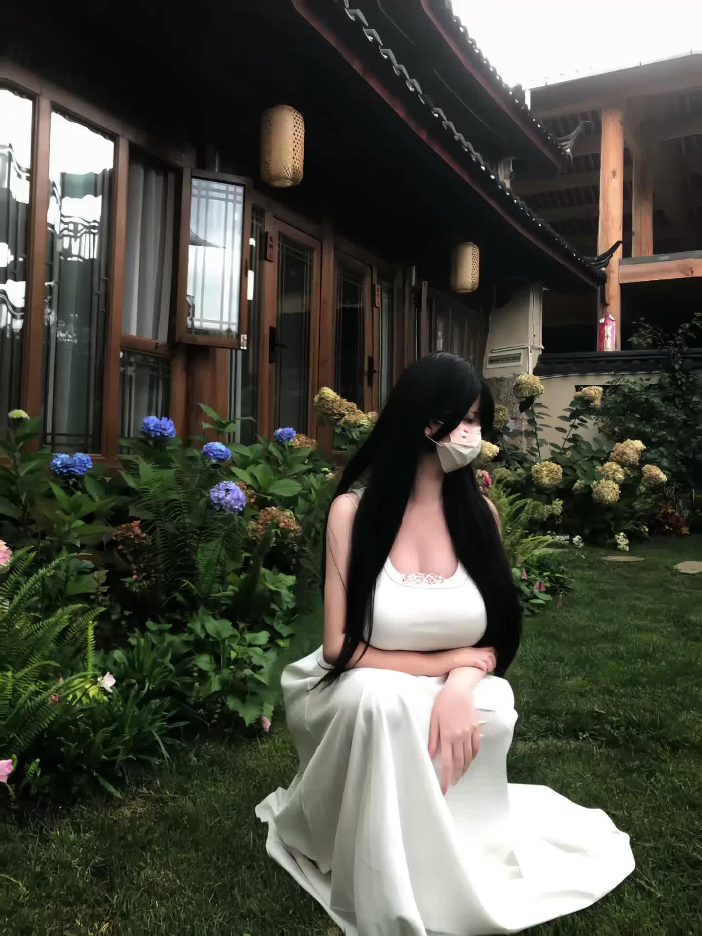 窗台那盆和你种的花 被我偷偷留下