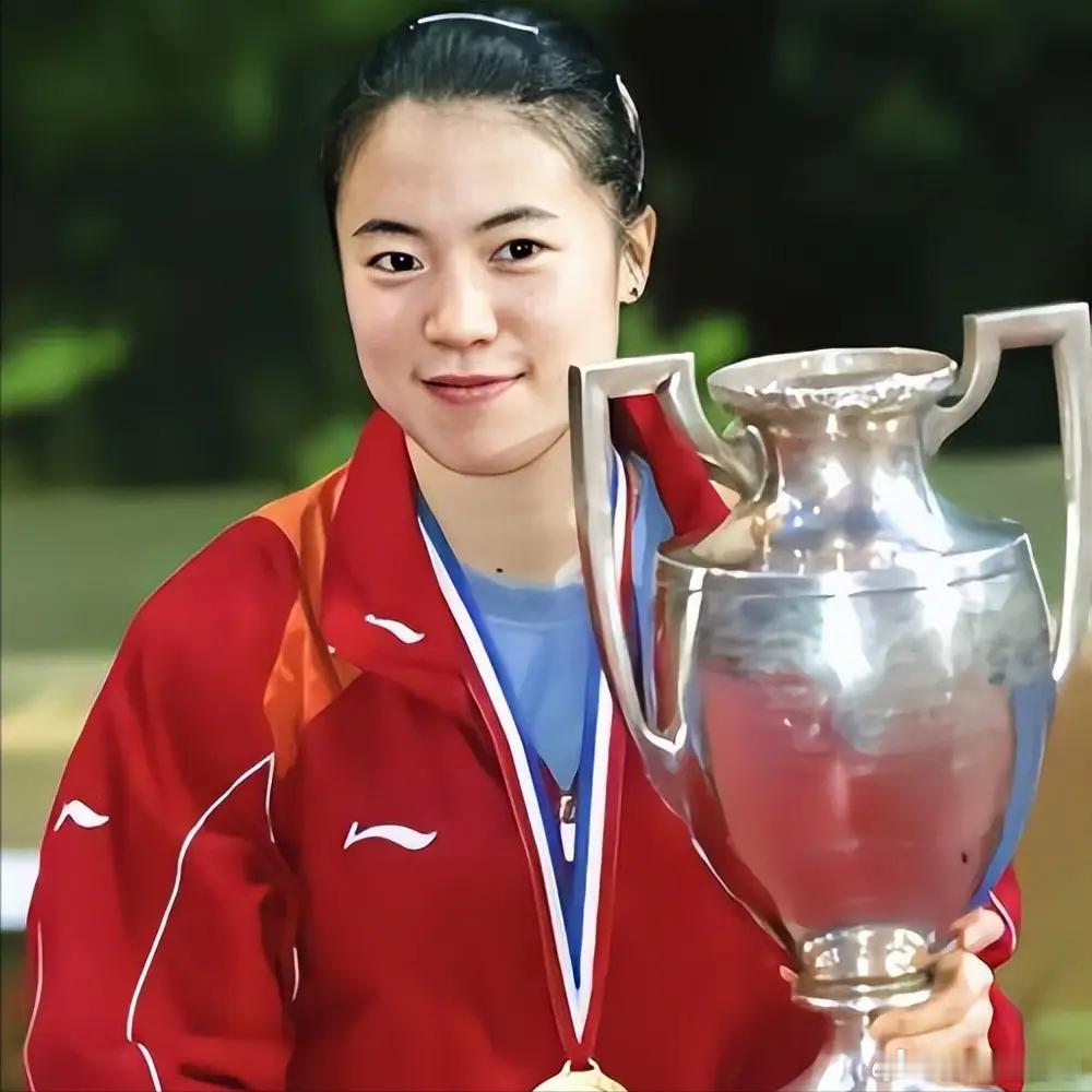 王楠职业生涯成绩：奥运会（4金1银）2000年悉尼奥运会女子单打金牌2000年悉