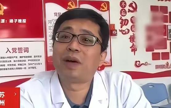 这位医生火了！江苏苏州，女子戴着口罩陪母亲去医院检查，结果母亲没什么问题，医生却