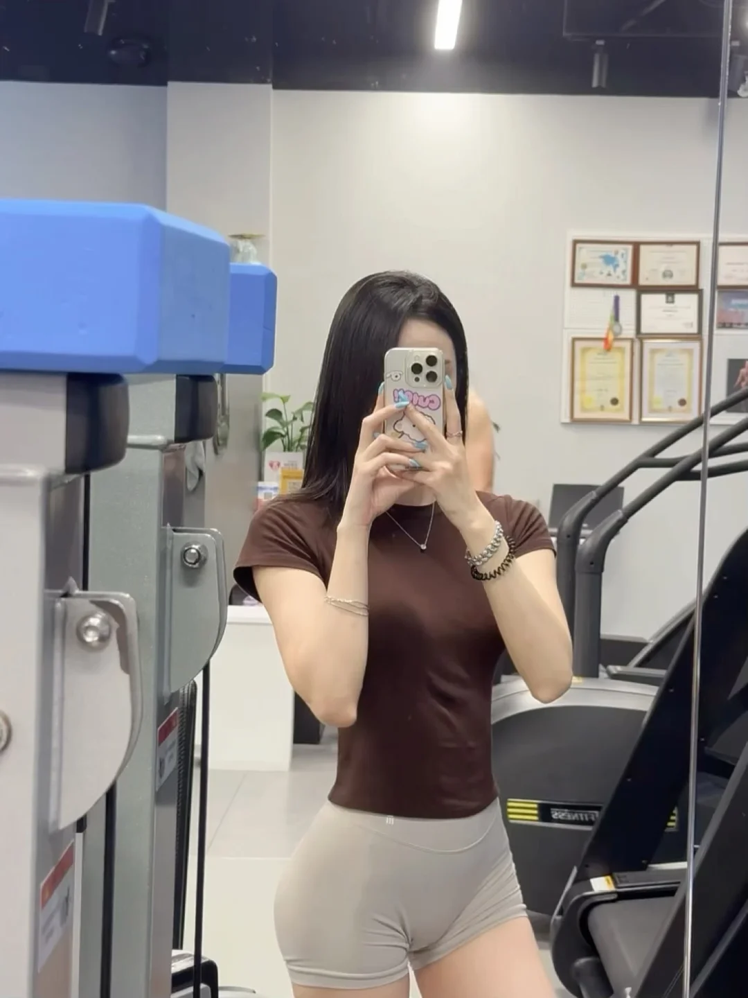 宽肩窄腰，是女人最好的医美