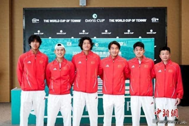 张之臻/周意2-1葡萄牙组合目前戴维斯杯中国大比分2-1葡萄牙。第四场，张之臻v