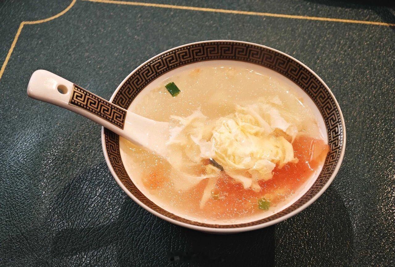 【研究发现：这些食物自带“降压”属性】查出高血压，最让人纠结的是什么？不是每天吃