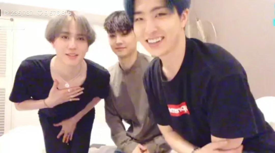 搞怪
这三个人哈哈哈哈哈哈哈哈哈哈哈哈哈哈哈哈哈哈哈哈哈哈奇奇怪怪可可爱爱 go