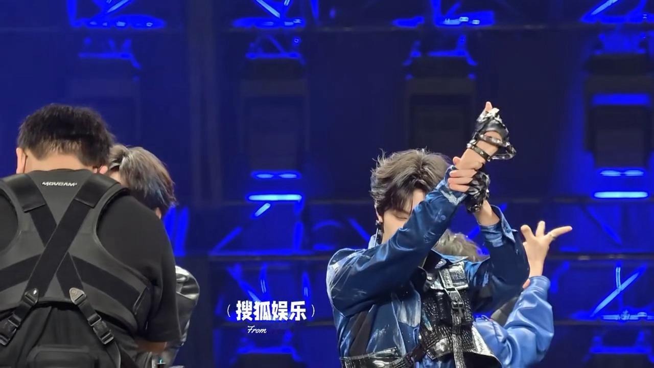 心结这个动作太辣了💅 ​​​