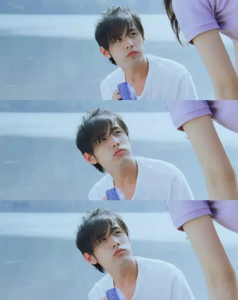 周杰伦杭州演唱会排面结束后全场齐喊“安可”半小时，离场时的人潮还在哼着《双节棍》