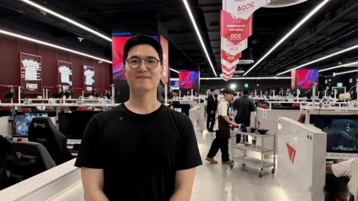 【T1高管回应黄仁勋访问】韩媒INVEN发布“T1 COO安雄基“与英伟达在商业
