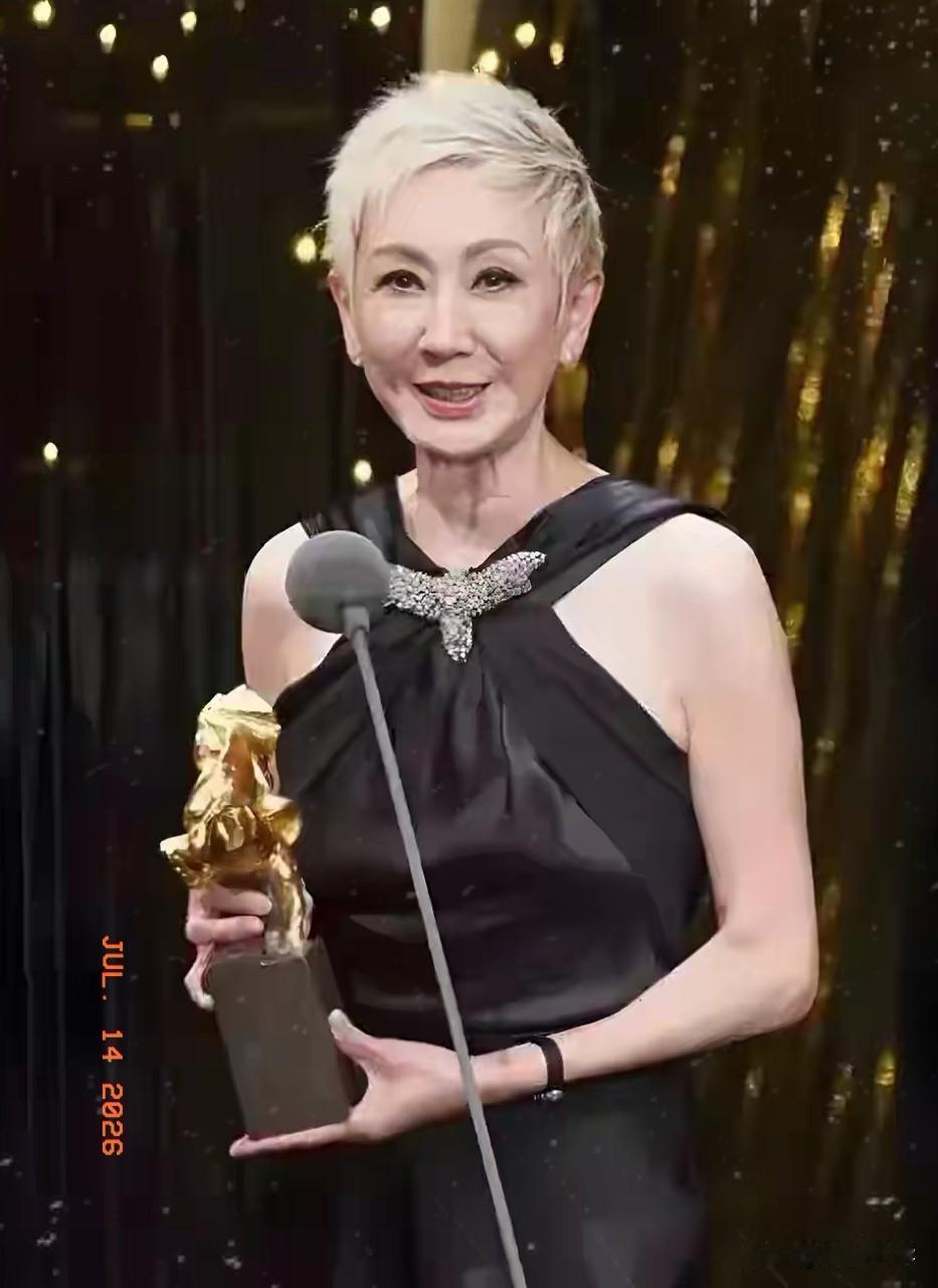 香港传奇电影人施南生去世，
死因和临终细节曝光，一生丁克无子女

享寿75岁，养