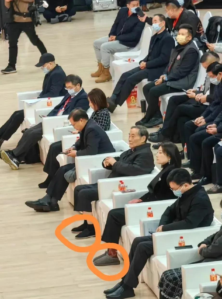 这就是富豪
宗老最后一次和宗馥莉出席娃哈哈经销商大会，温馨又让人敬佩[感谢]弱弱