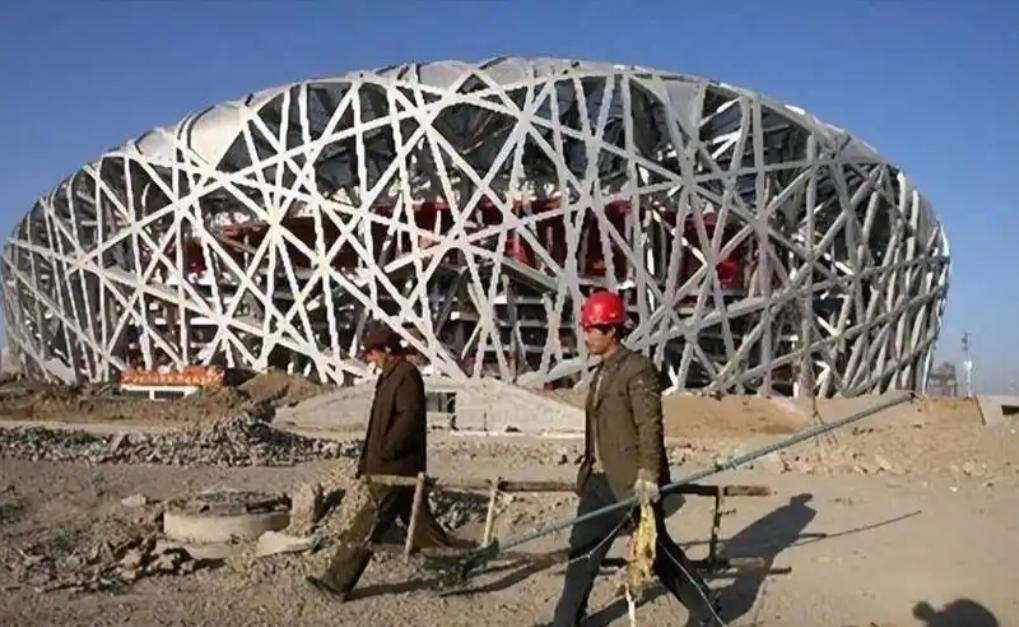 鸟巢占北京黄金位置，斥35亿建成的“鸟巢”，自从建成后，每年光维护费就高达800