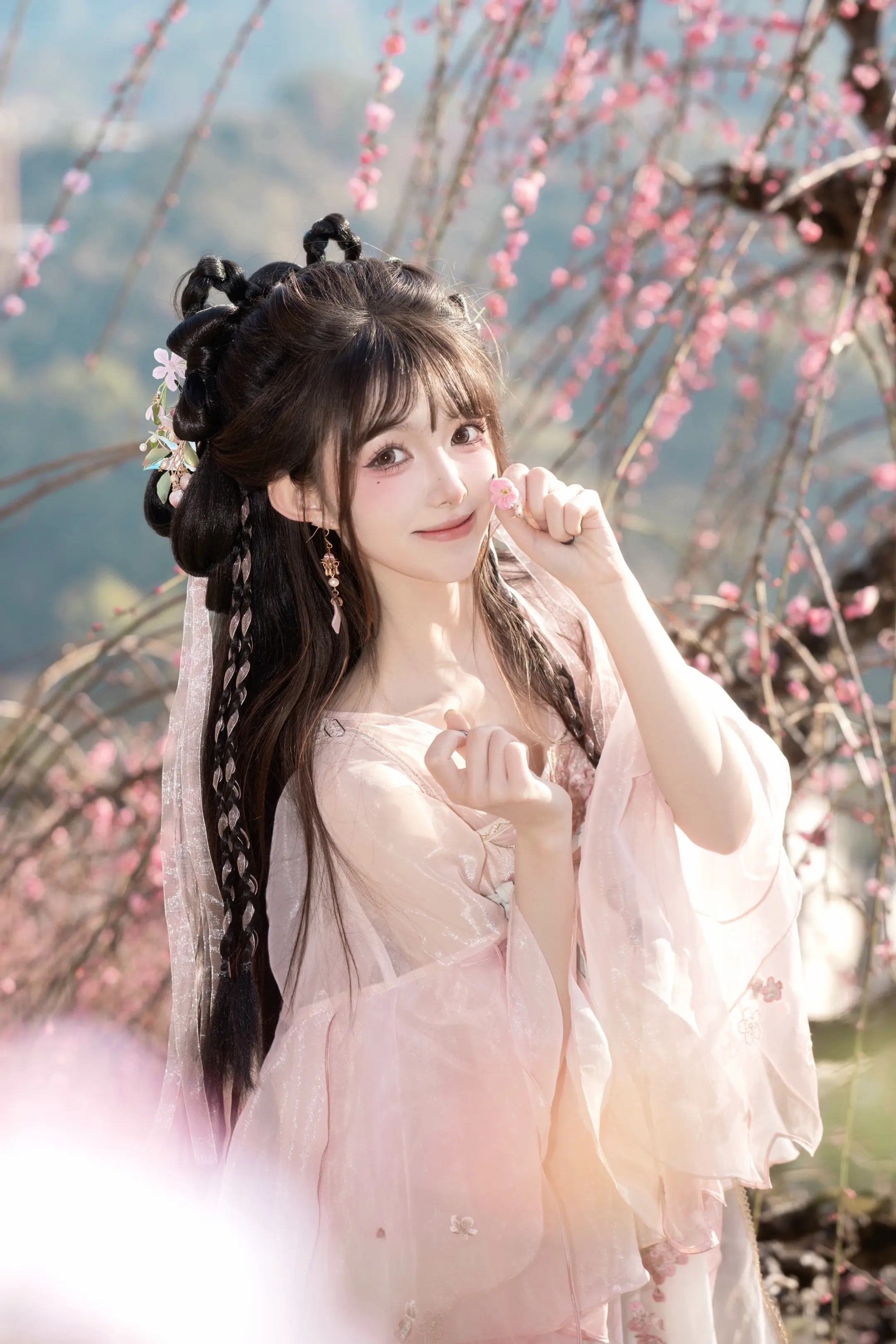 “愣着干嘛？下山看灯会啦！”🏮。