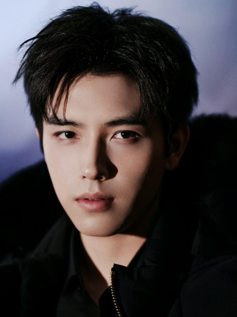 陈飞宇看见啥了 自带瓜感的回头暴击！人都离场还特地转回来，满脸震惊像撞破大秘密，