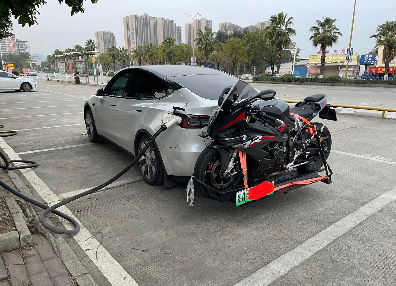 Model Y是工作宝马双R是生活爱死了…