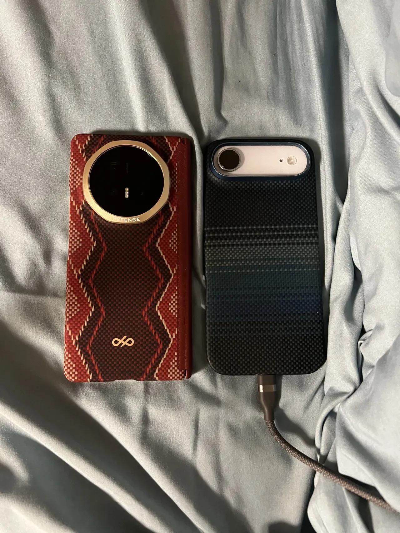 荣耀双持党 这才是真铁粉
 
AIR和V6双持，16+512荣耀V6大折叠当主力