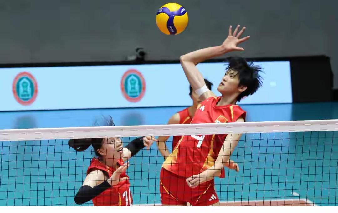 20：00   祝U18中国女排成功卫冕冠军！


昨晚东道主U18泰国女排与韩