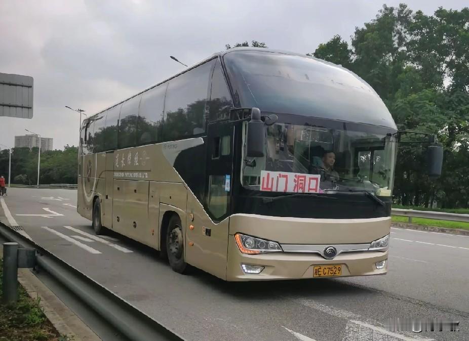 湖南开往广东的省际长途线路（四）

图片素材来源于网络，感谢原作者分享