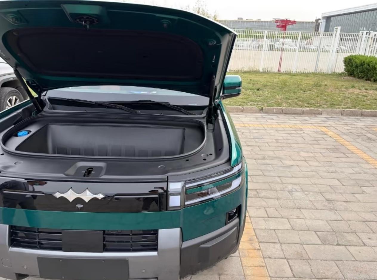 钛7闪充版的前备箱，看起来挺大啊