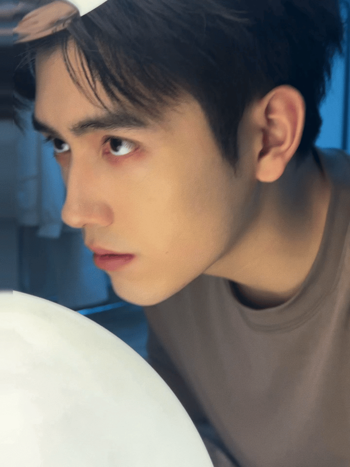 阿瑟何时进组再演bking 这侧脸好适合拍壁咚 