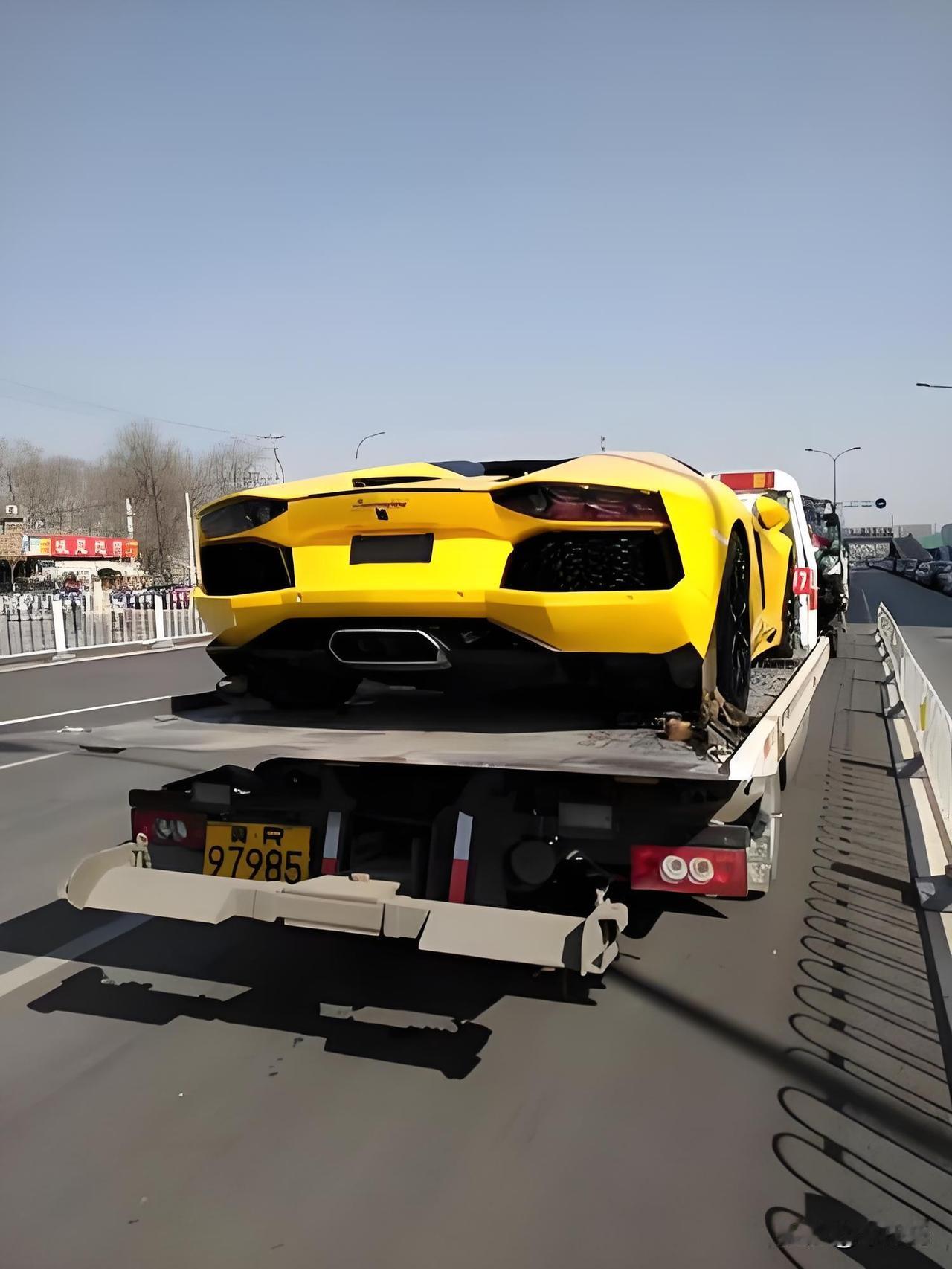 江苏托运轿车怎么收费？本地人亲测避坑版！
💸价格公式+报价区间
江苏托运=距离