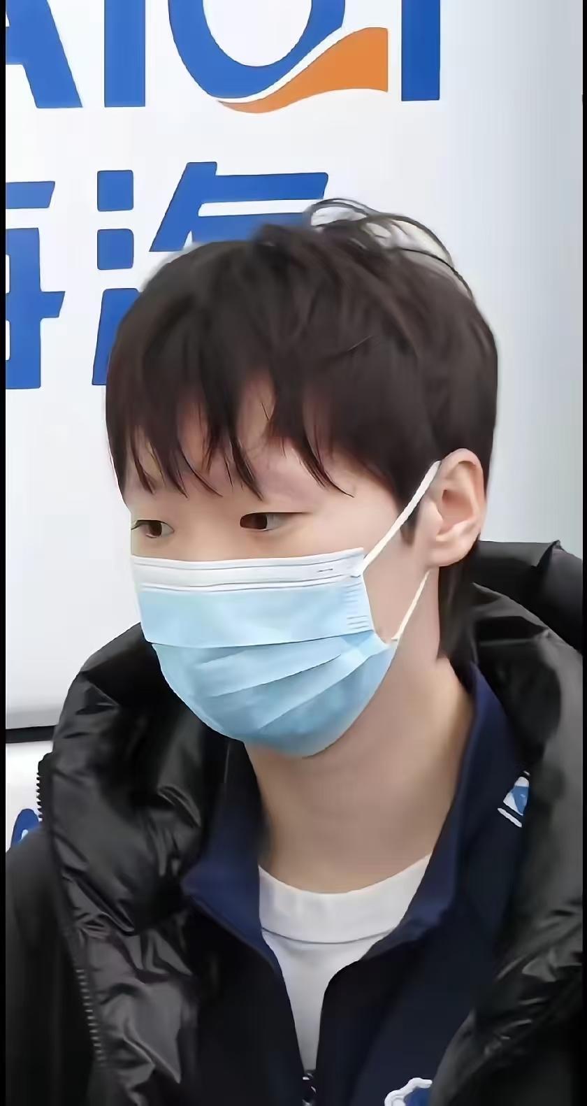 2月9日，王曼昱刚到北京，
就做出了一个让很多人意外的决定。

她没有回家和爸妈