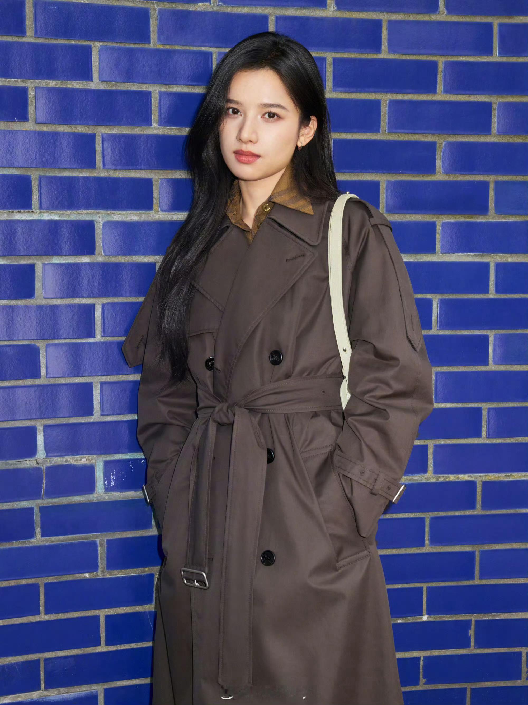 #张婧仪Burberry品牌大使#恭喜张婧仪成为Burberry品牌大使[打ca