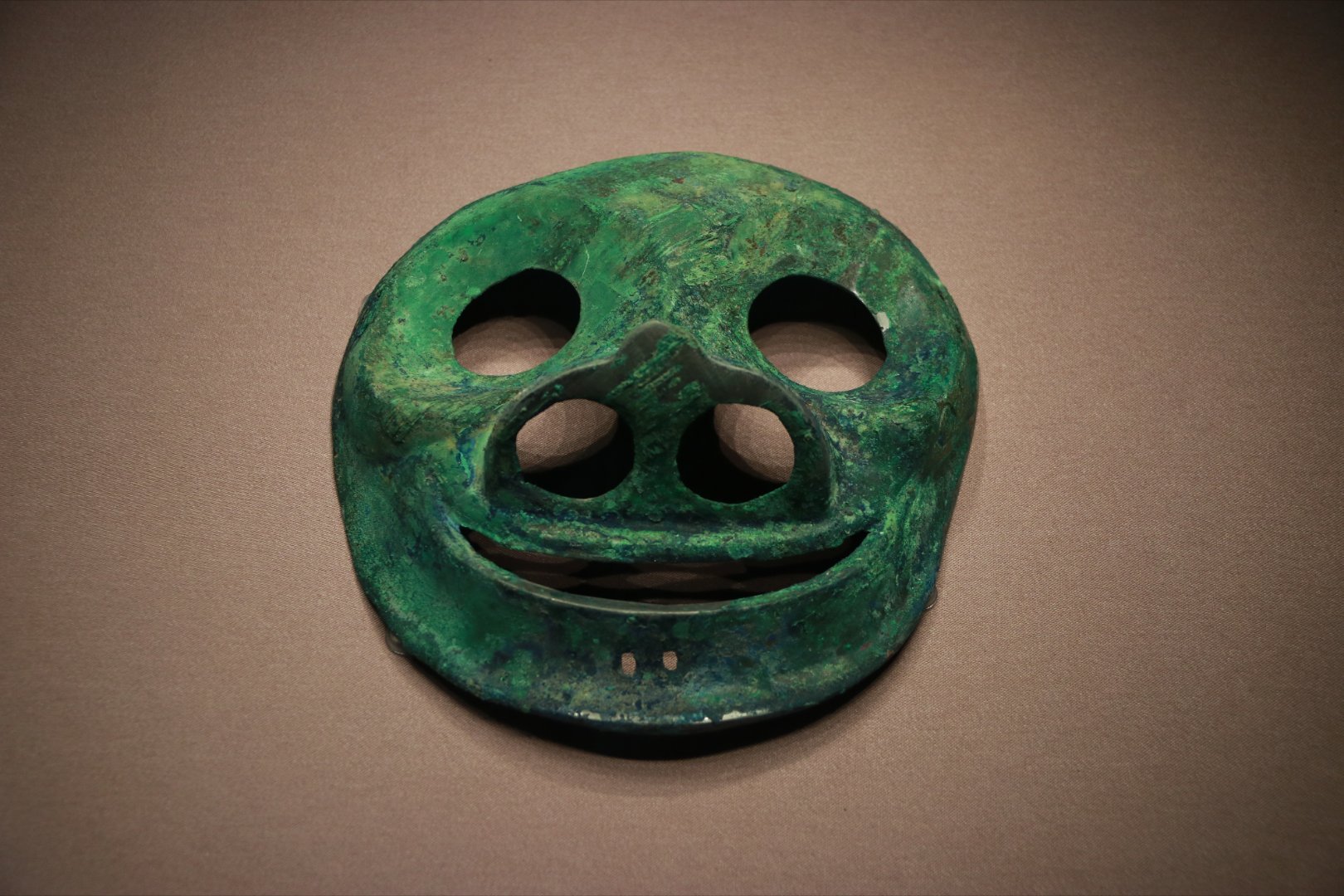 人面形铜饰 西周2021年北京琉璃河遗址考古出土，可以说是来自三千年前的房山“表
