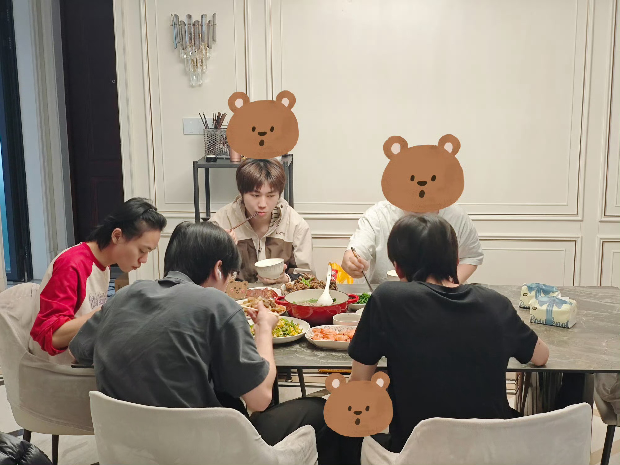 体坛电子竞技俱乐部  孩子们逐渐聚集干饭2026pel