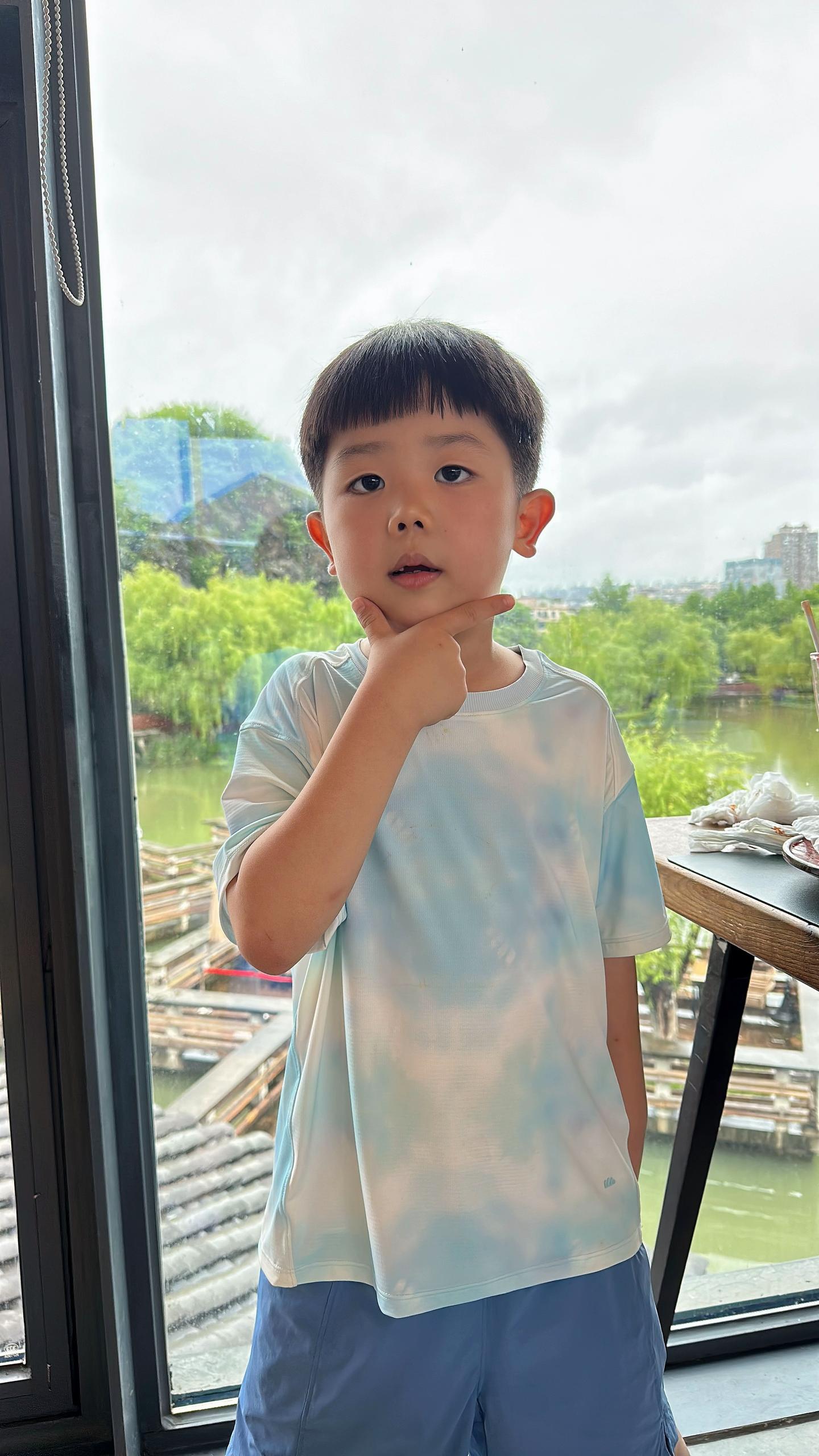 夏天孩子跑跳容易出汗的一定要去入蕉下的凉感T恤！！！