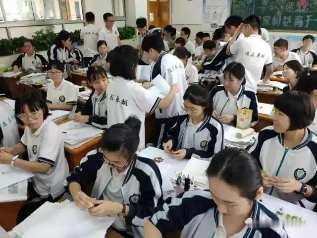 中考也就剩下一个月时间，到底孩子历史科目答多少分数是合格和正常的呢，这是近期我收