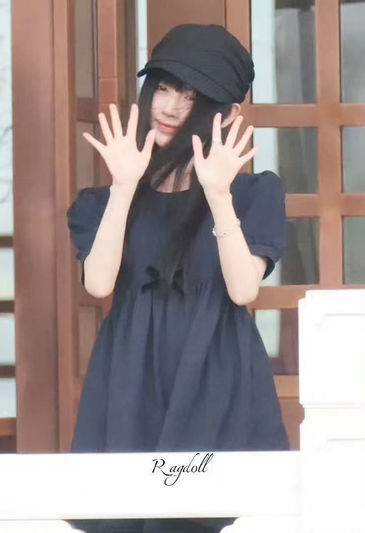 鞠婧祎黑裙look好乖鞠婧祎软萌挥手 好乖 好可爱啊！就这样萌萌的打招呼～鞠婧祎