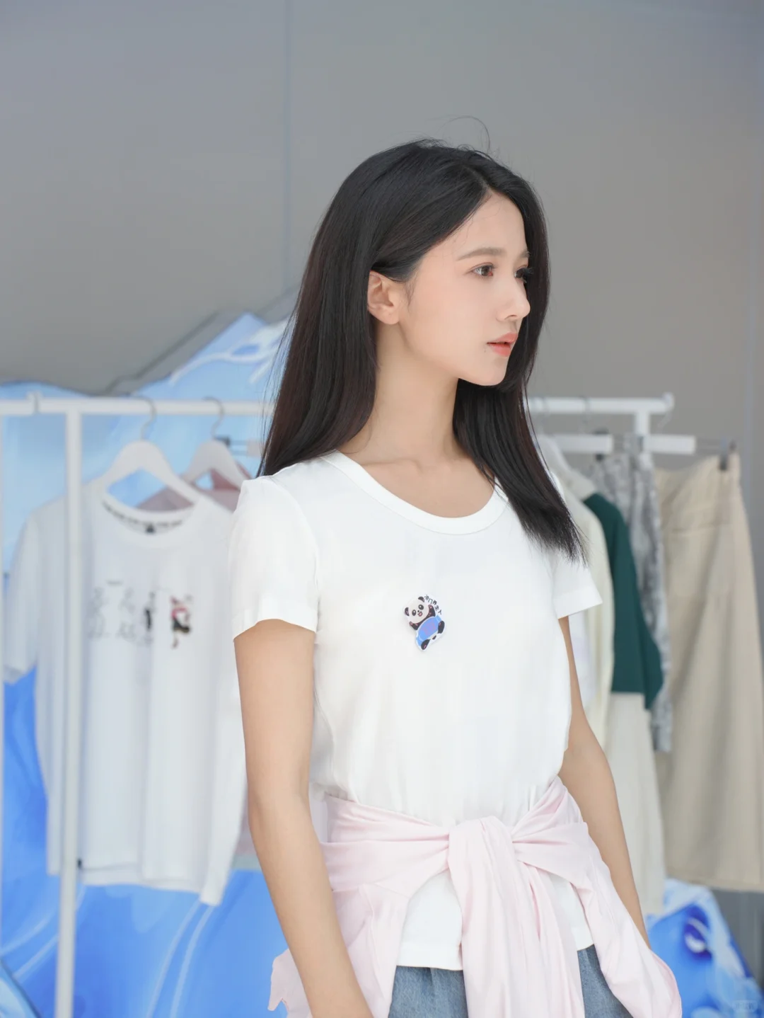 哇 逛街路过的服装店光线好好啊