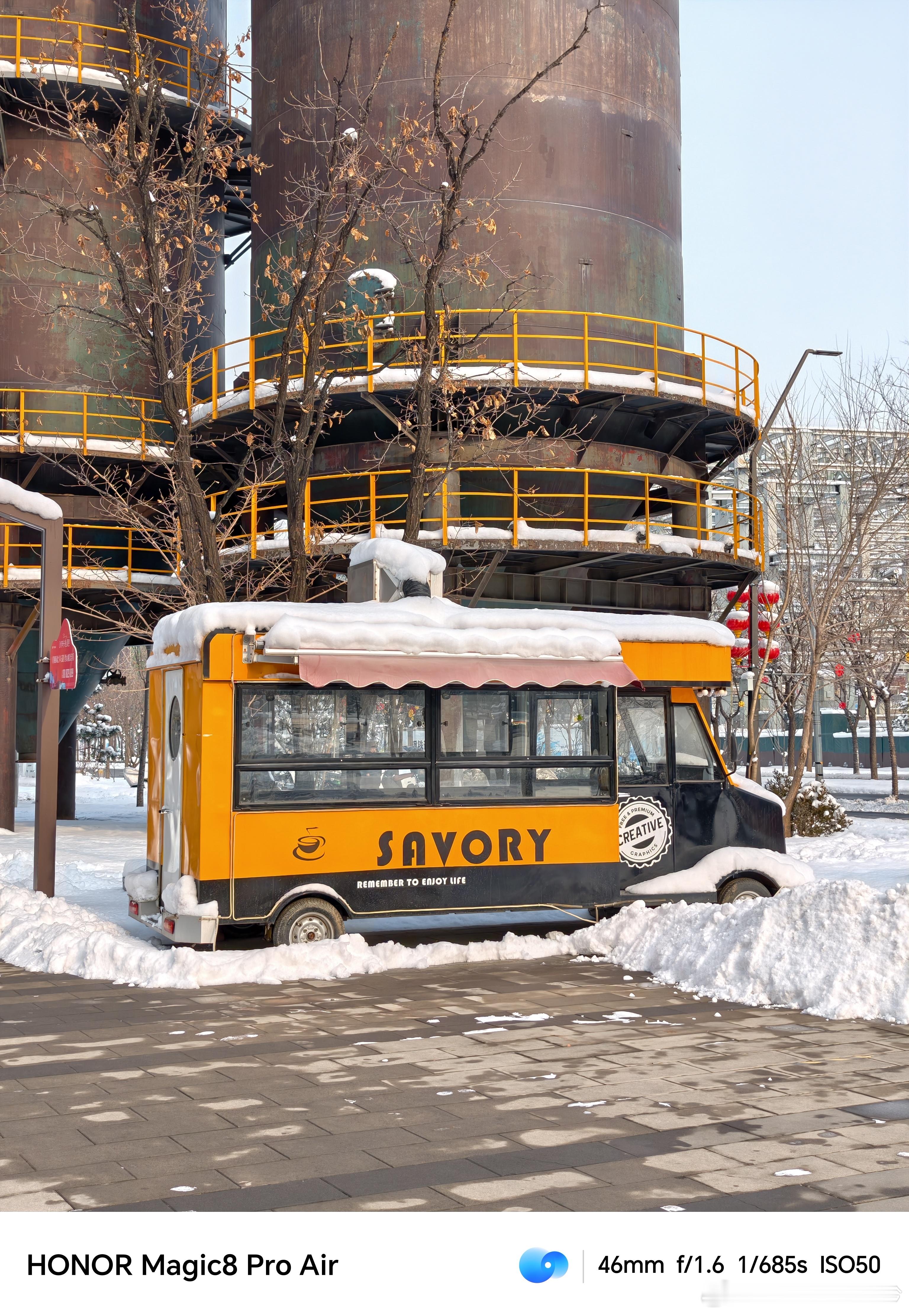 荣耀Magic8 Pro Air减重不减配，特别是影像上，不仅上了全焦段，主摄还