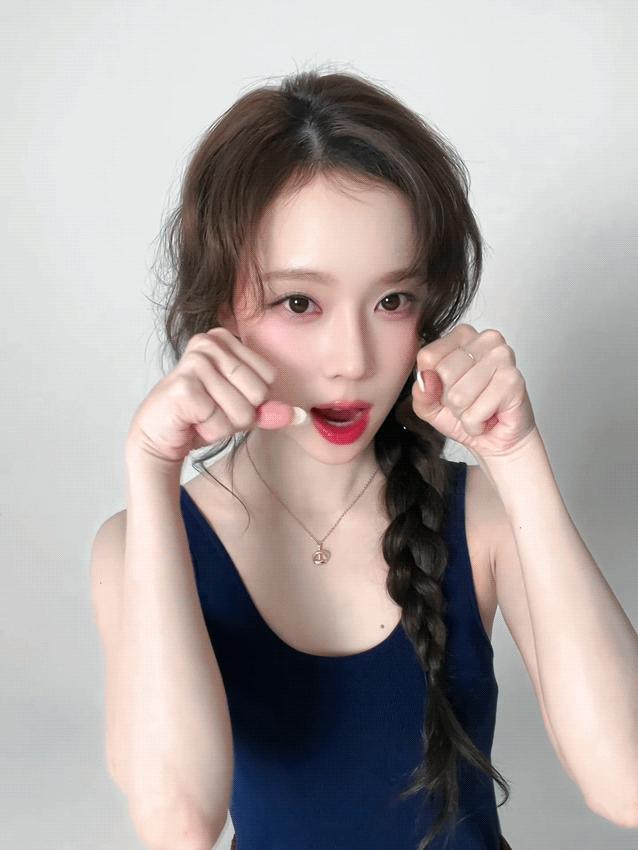 金玟庭视觉美神 "我对你的爱就像百合花的花语一样，纯洁而伟大 ."  𝓜𝓎 