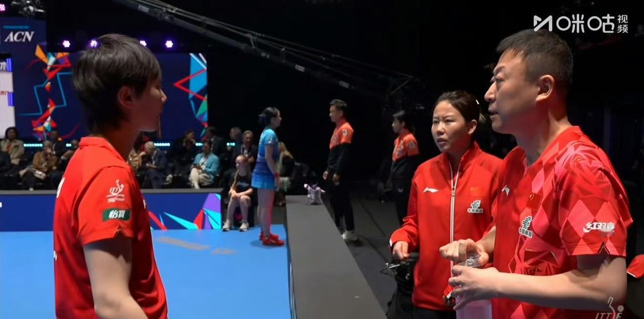 天啊，日本女团🇯🇵备战太充分！
第一盘王曼昱🇨🇳4-11，9-11连丢两