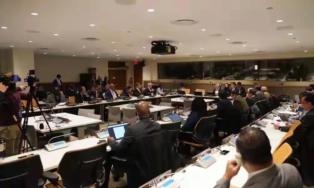 美国接连退群，中国却悄悄拉了43个国家，风向其实已经变了
最近国际圈子里有个细节