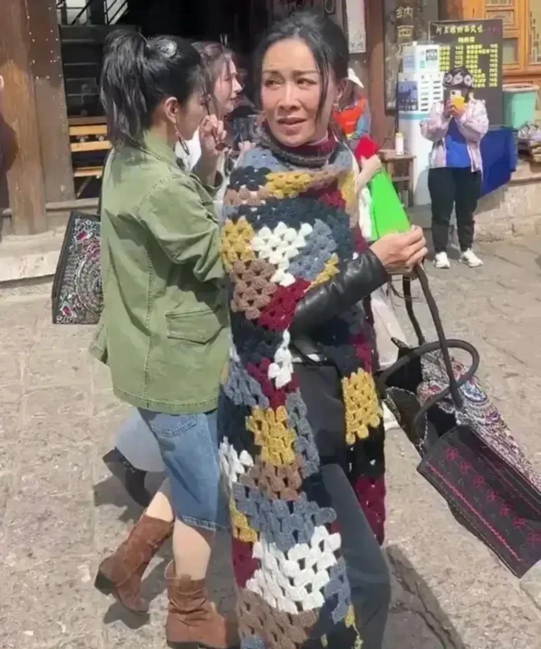 我就喜欢那姐，心直口快，大大咧咧，豪爽不羁，傲娇彪悍，一副满不在乎的傻大姐样子。