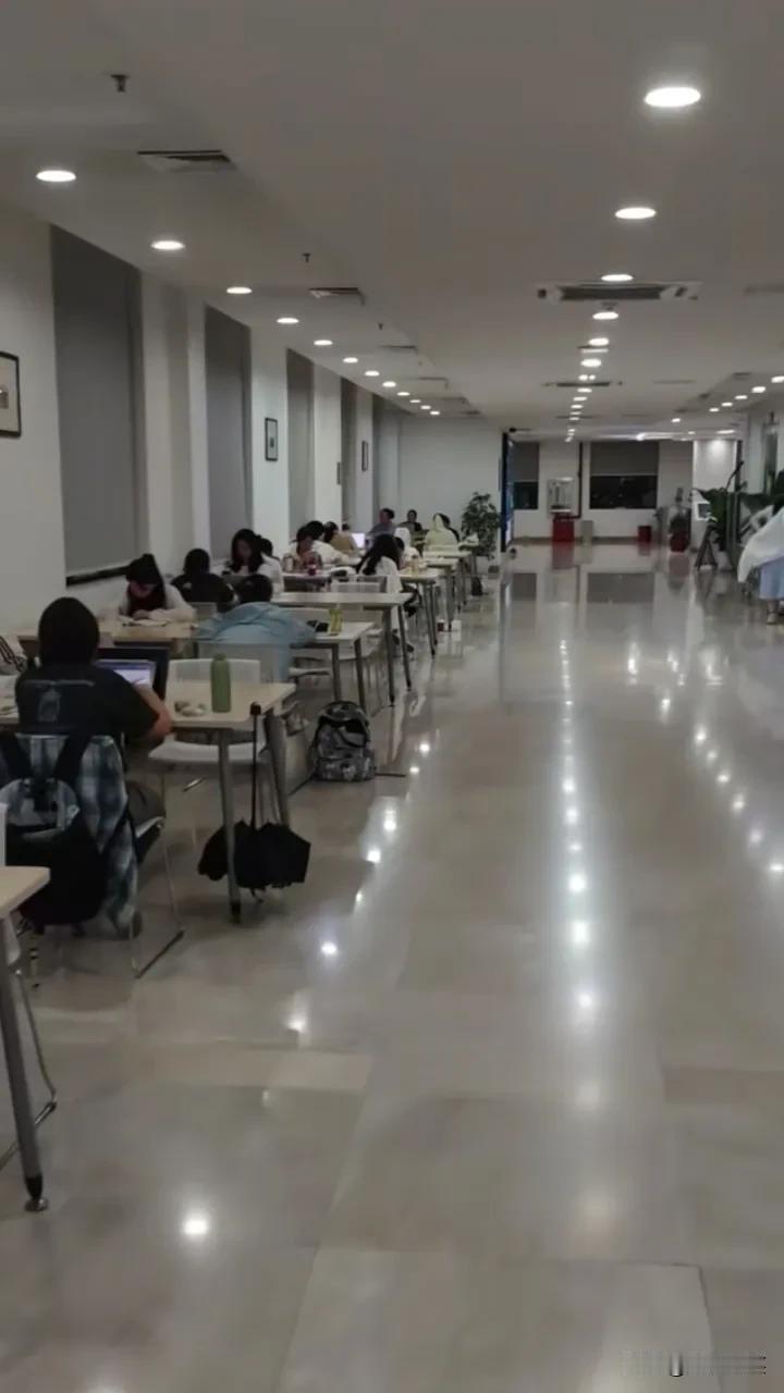 武大这次把肖同学害惨了！在没查明真相的情况下，给了肖同学记过处分，这一处分不要紧