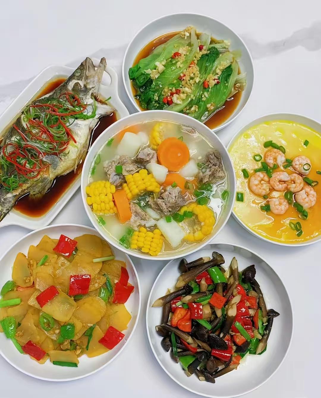 在儿子儿媳家，我不煮饭，就没人敢煮饭。在儿子家，钱是话语权；在女儿家，爱是免打扰